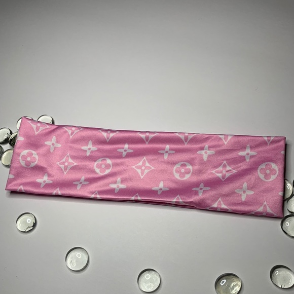 Cute and Stylish Headband - Picture 2 of 2